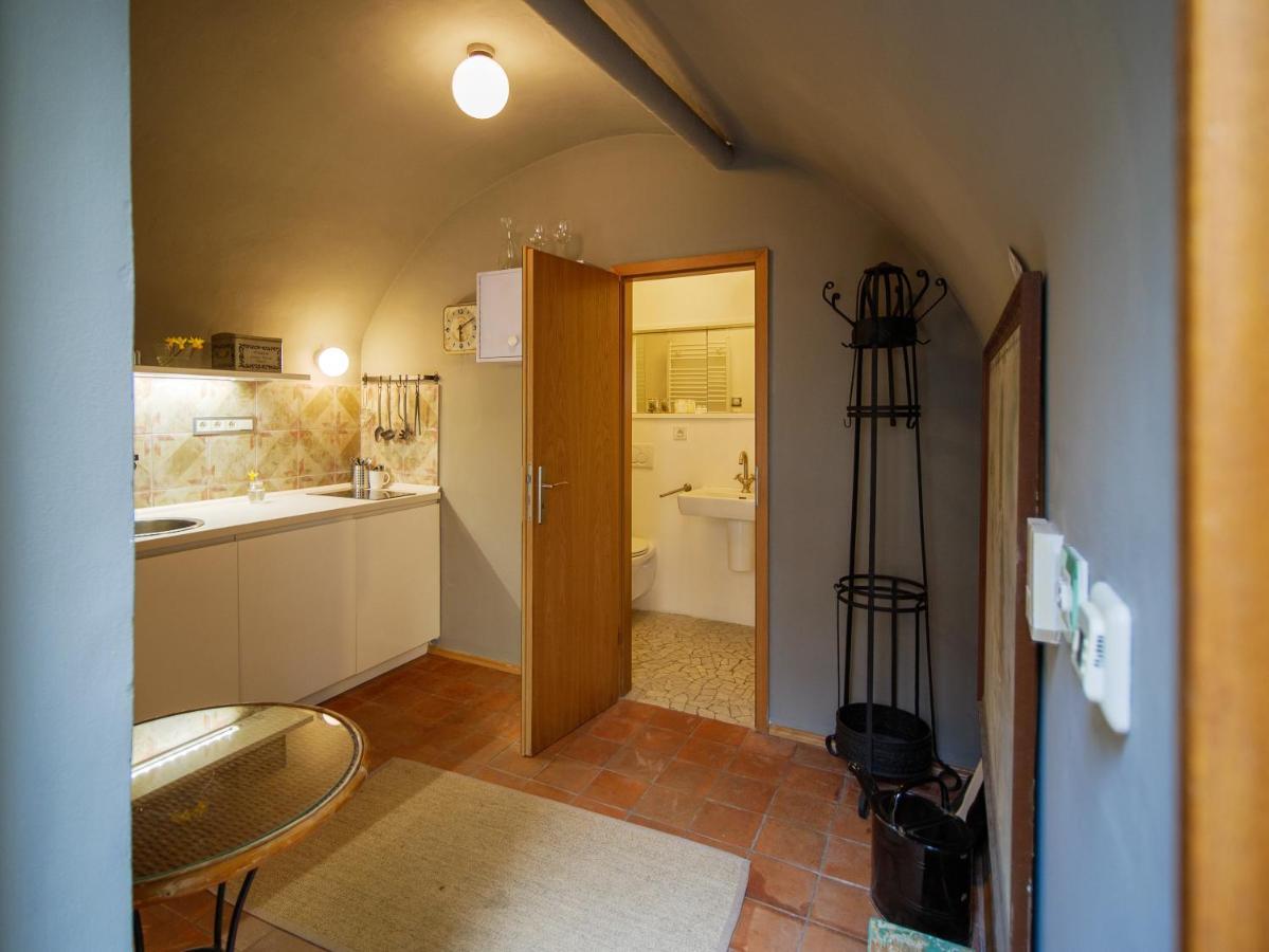 Romantic Nest Under Prague Castle Экстерьер фото