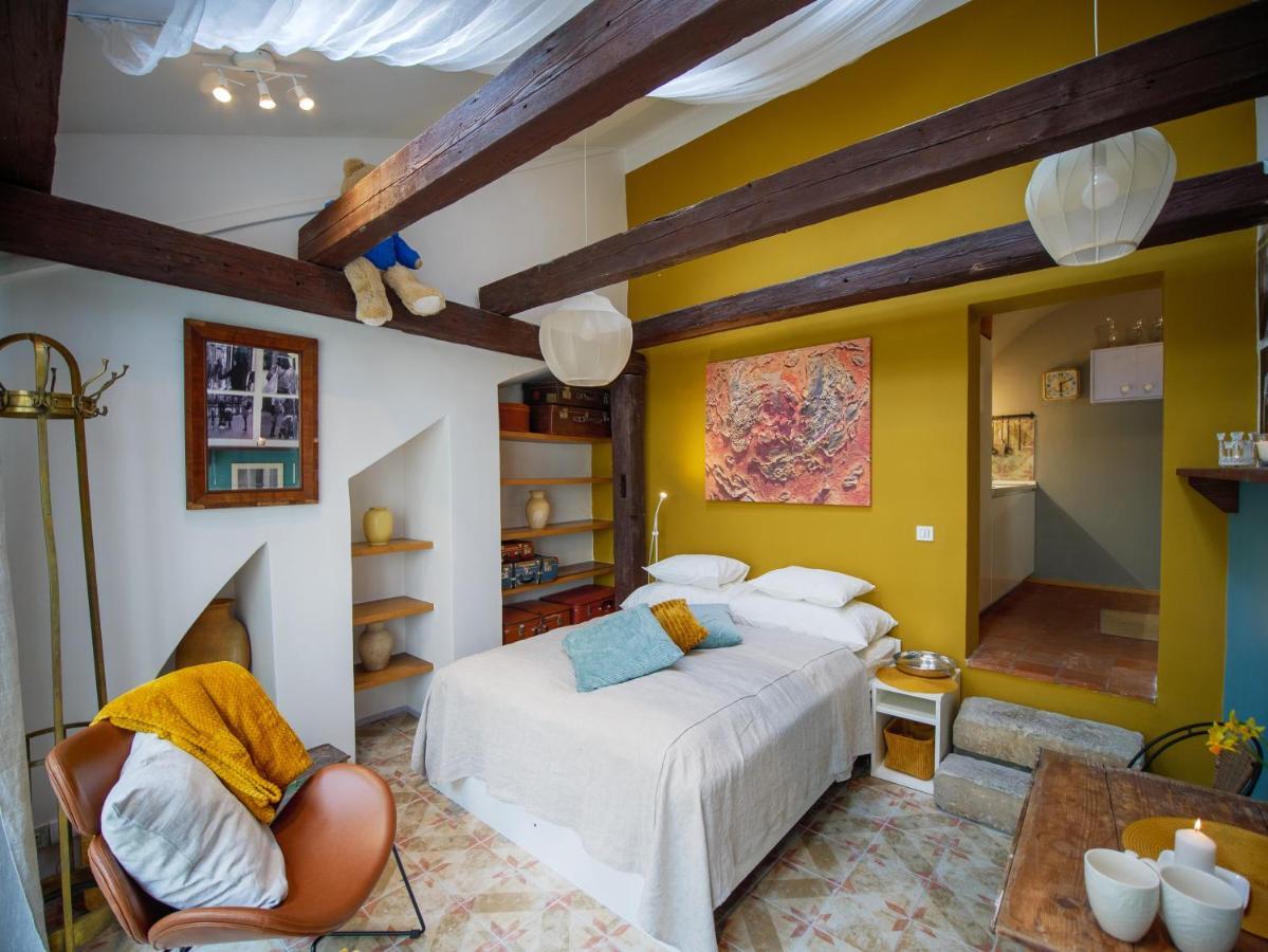 Romantic Nest Under Prague Castle Экстерьер фото